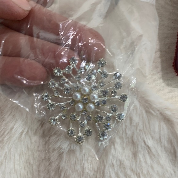 Allegra K Cream Faux Fur Jacket with Broach L - Picture 2 of 10